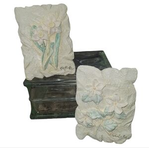 K's Collection Set Of 2 Violets & Daffodils 3 Dimensional Free Standing Plaques